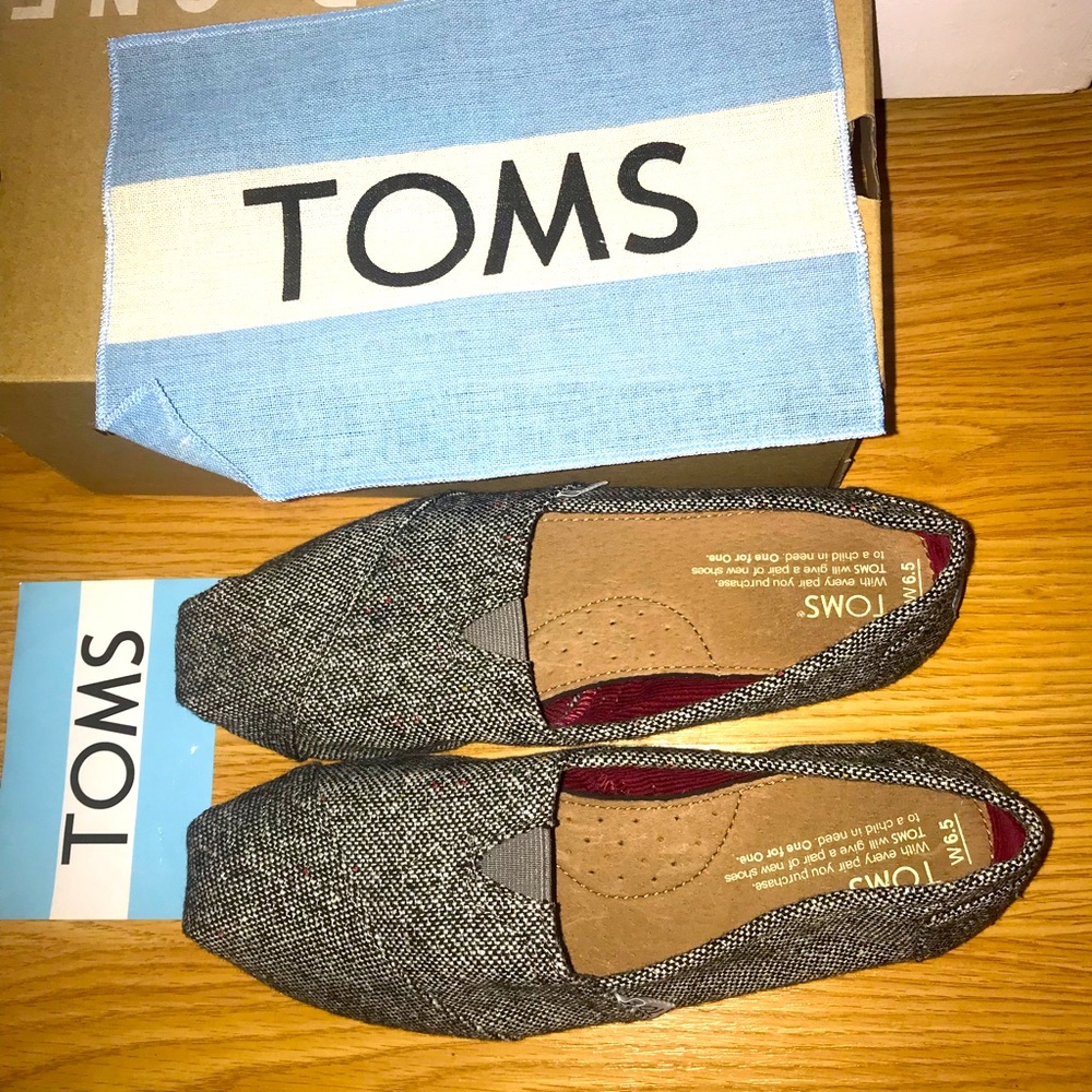 TOMS Classic Silver Karsen Sparkly Slip On Shoes Size 6.5 - Picture 1 of 4